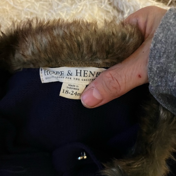 HOPE & HENRY COUTURE BABY NAVY FUR-TRIMMED SWEATER CAPE PONCHO 18-24M - Picture 6 of 7